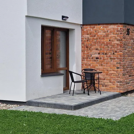 Apartamenty-dom Pod Sosna Lägenhet Gniezno