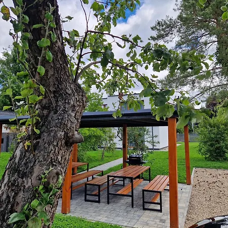 Apartamenty-dom Pod Sosna Апартаменты Гнезно