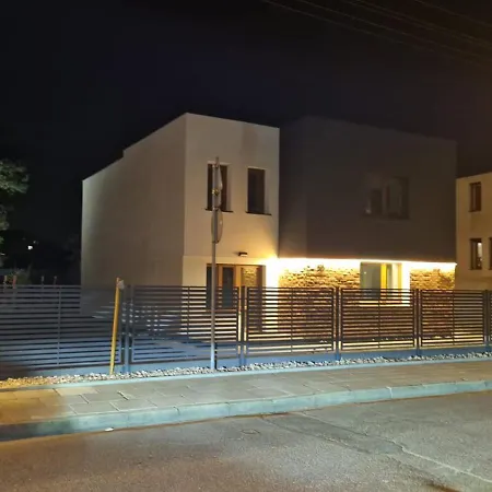 Lägenhet Apartamenty-dom Pod Sosna Gniezno